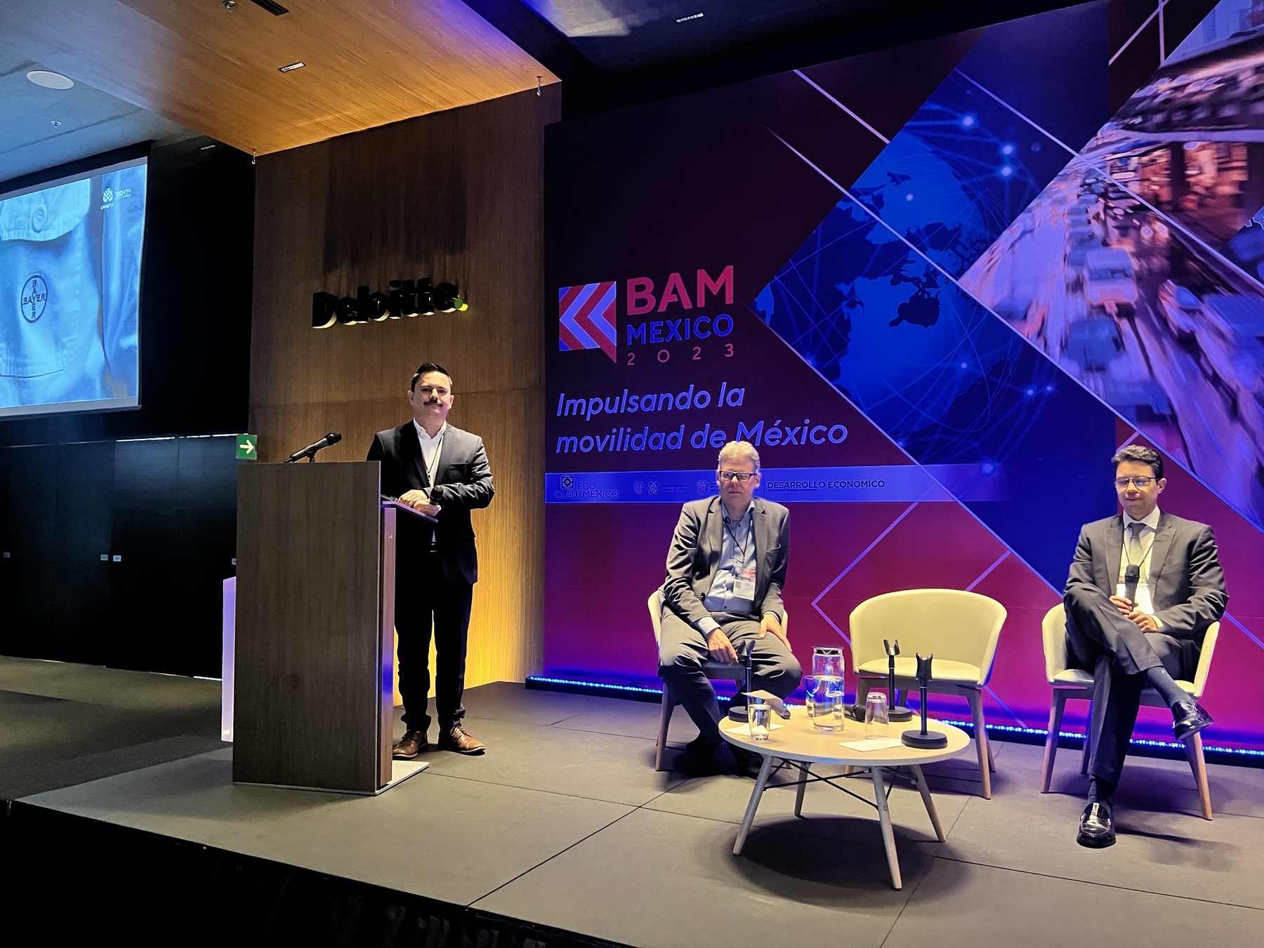 Escenario y gráfica del foro BAM México 2023